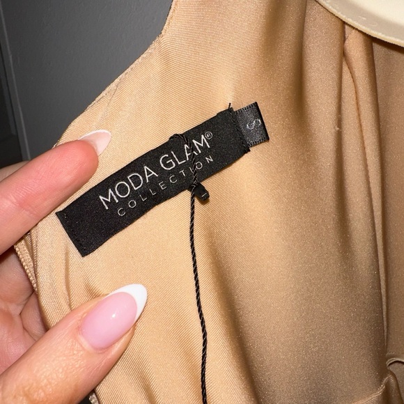 Moda Glam JERSEY SQUARE NECK GOWN- CHAMPAGNE - Picture 7 of 7